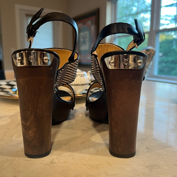 GORGEOUS platform heels cream and black with wood heels 8 EUC - Picture 4 of 6